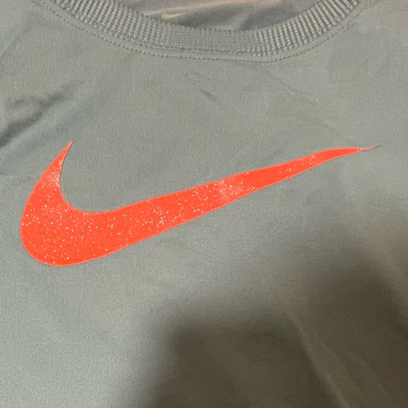 Nike Dri-fit long sweatshirt top with sparkle swoosh size large (6-7) - Picture 2 of 4
